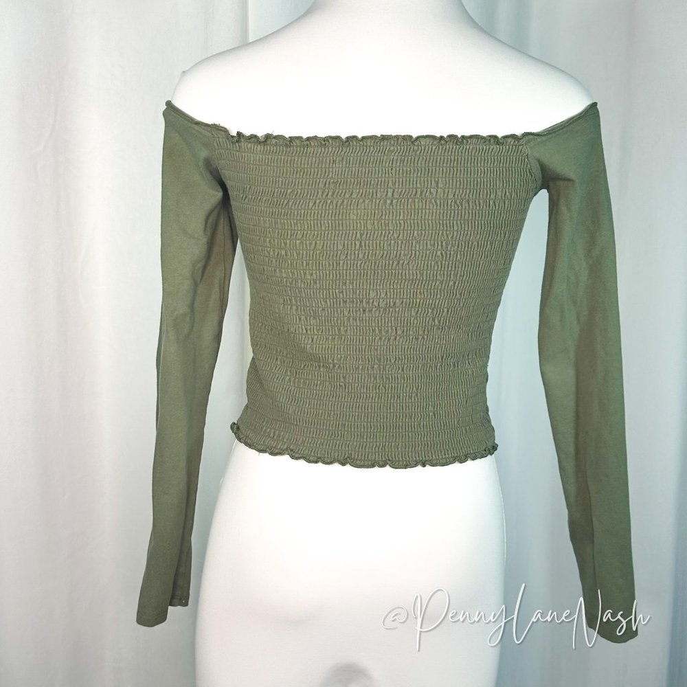Hollister Smocked Off The Shoulder Long Sleeve Crop Top - Picture 7 of 9